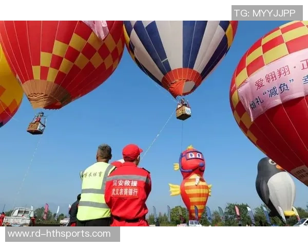 浙江武义：2025年全国热气球公开赛举办开幕式亮灯典礼